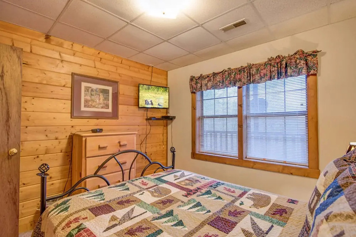 Room 4 of 34