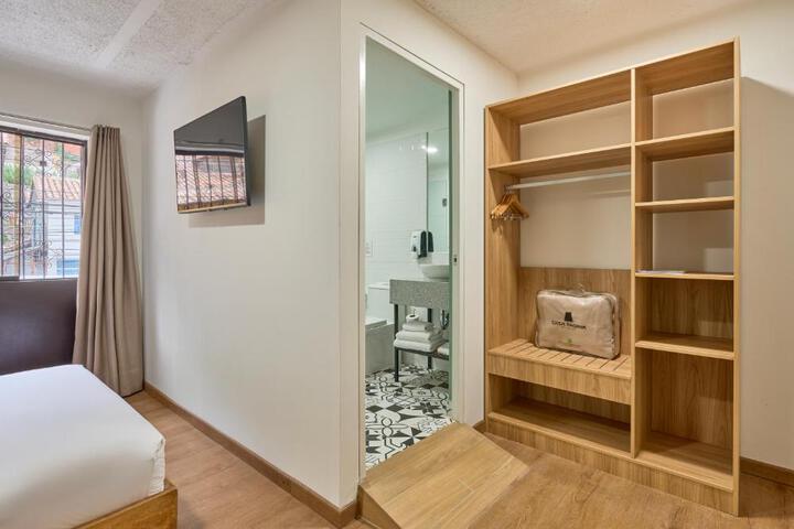 Room 19 of 23