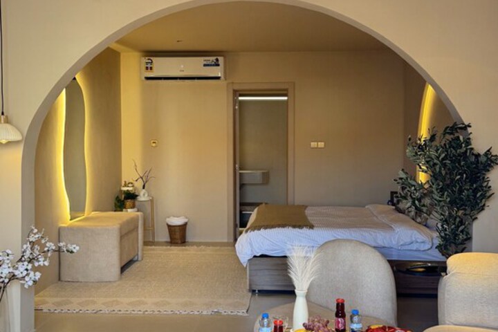 Room 4 of 35