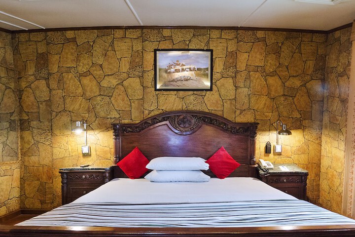 Room 5 of 26
