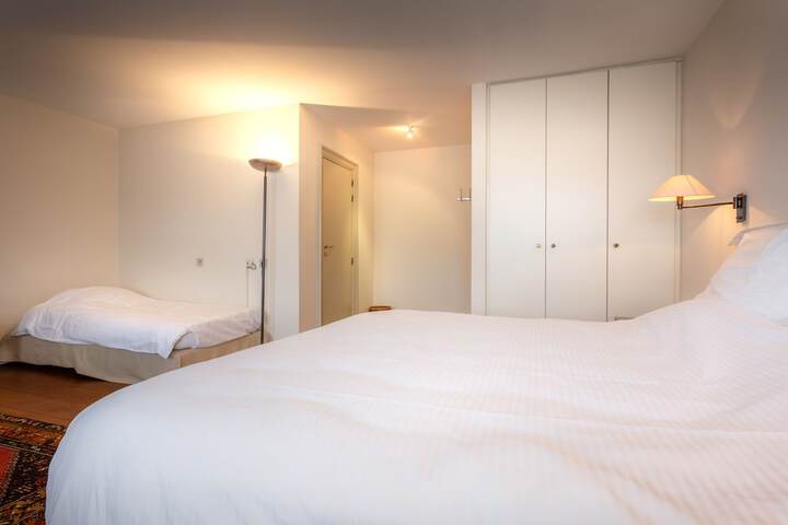 Room 5 of 26