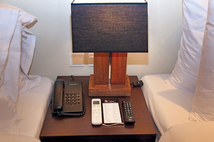Room 10 of 27