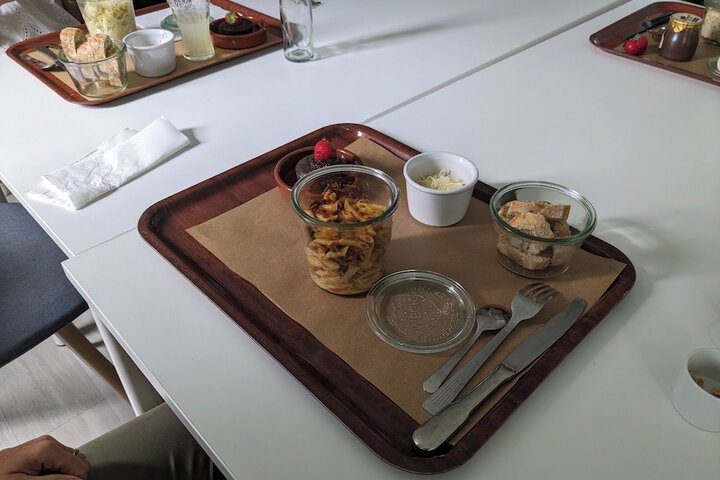Dining 33 of 50