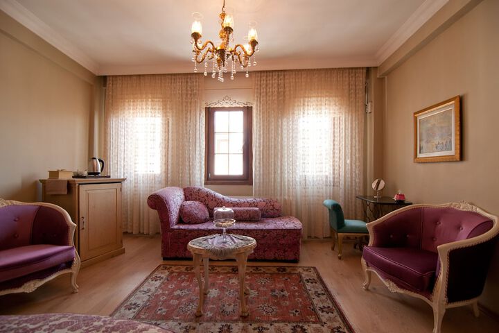 Room 21 of 49
