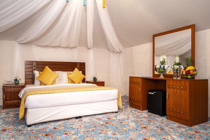 Room 4 of 52