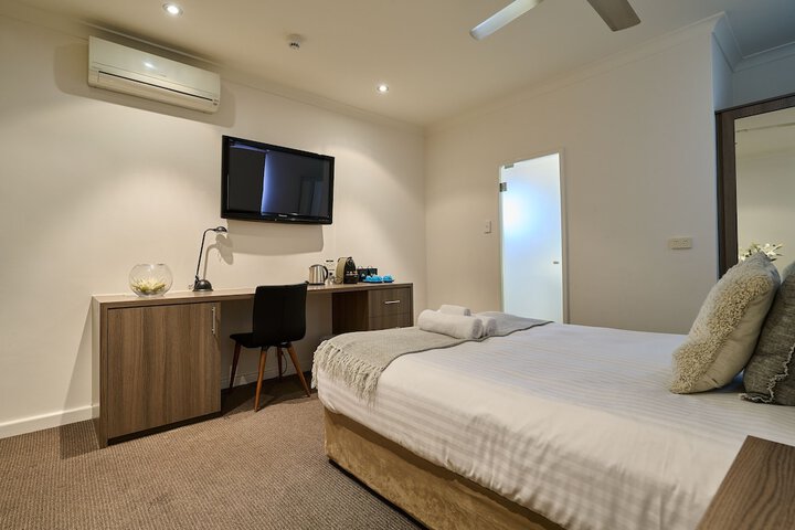 Room 8 of 31