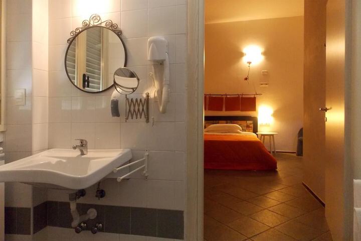 Room amenity