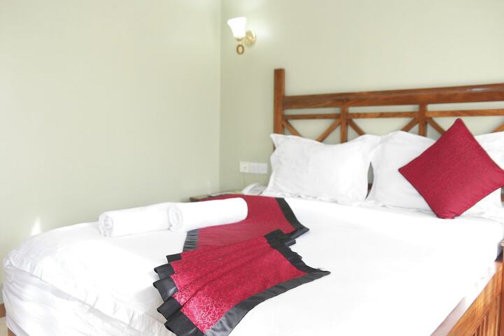 Room 3 of 33