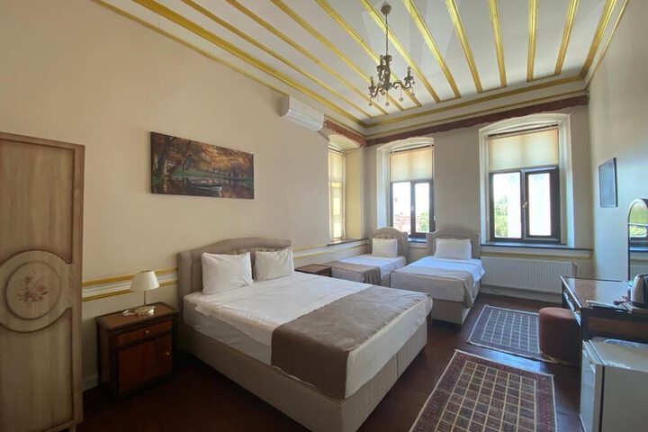 Room 7 of 38