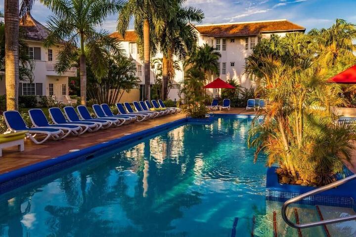 Pool 54 of 141