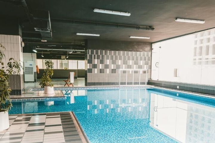 Pool 50 of 82