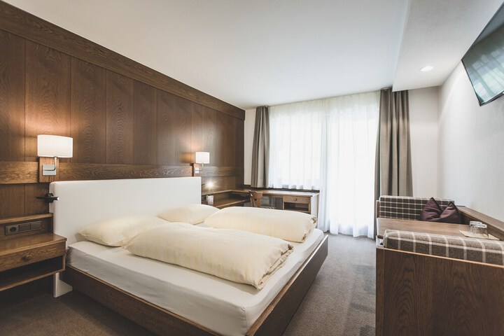 Room 6 of 36