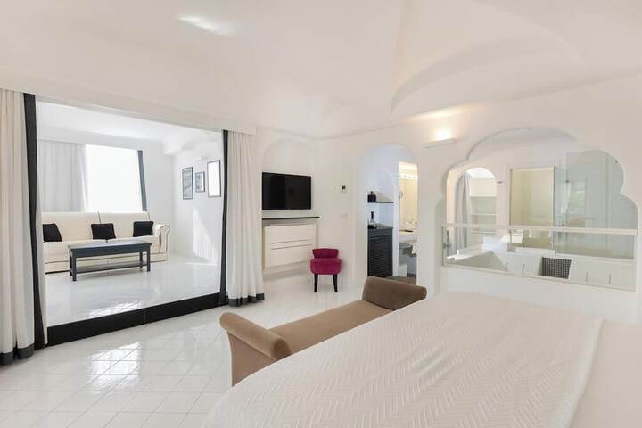 Room 34 of 115