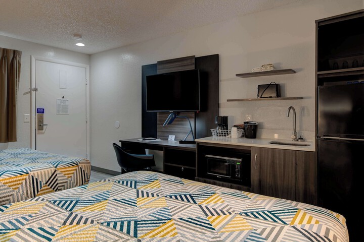 Room 13 of 30
