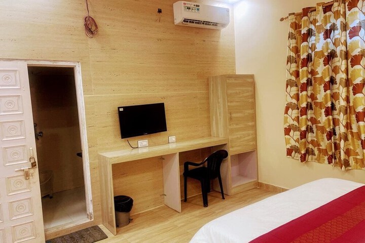 Room 15 of 40