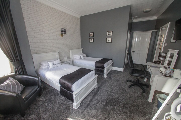 Room 14 of 35