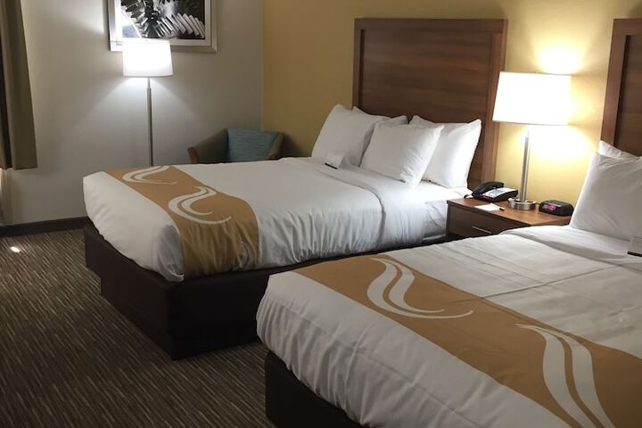 2 Double Beds (1 of 11)