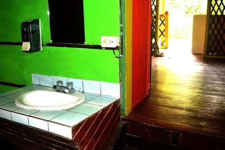Room 15 of 27