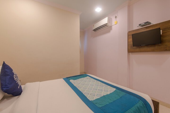Room 10 of 15