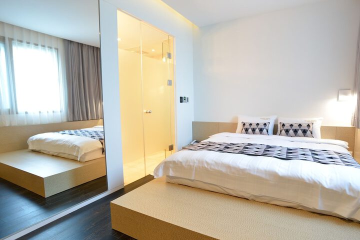 Room 50 of 140
