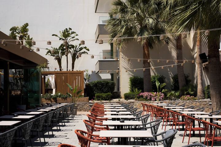 Hotel 120 of 133