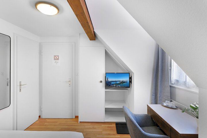 Room 13 of 62