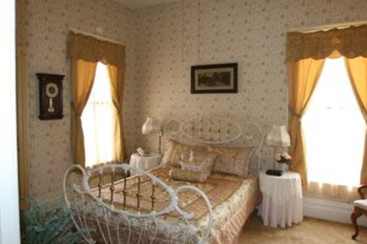 Room 25 of 68