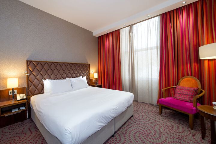 Room 34 of 127