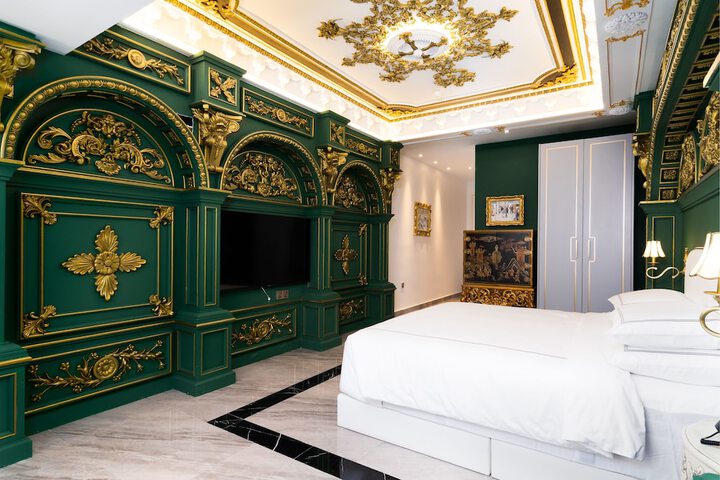 Room 79 of 195