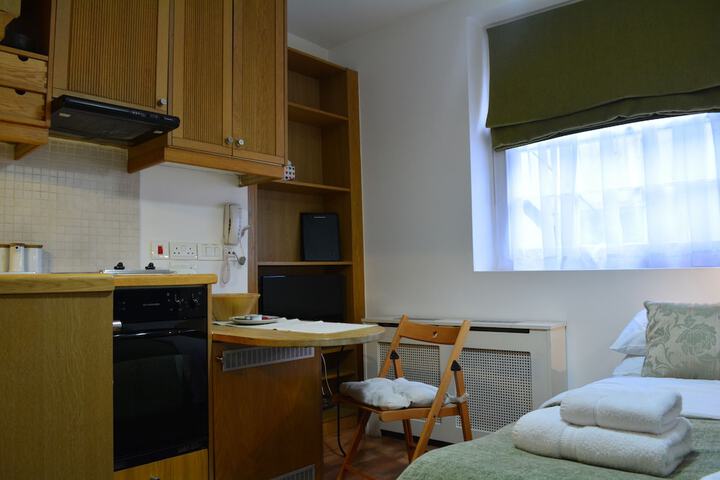Room 5 of 50