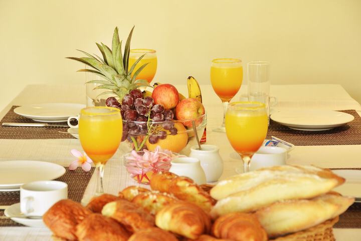 Breakfast/Coffee Service 11 of 15