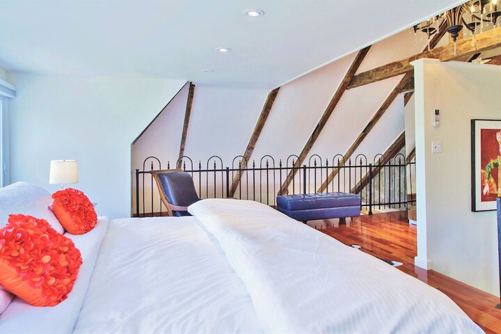 Room 6 of 45