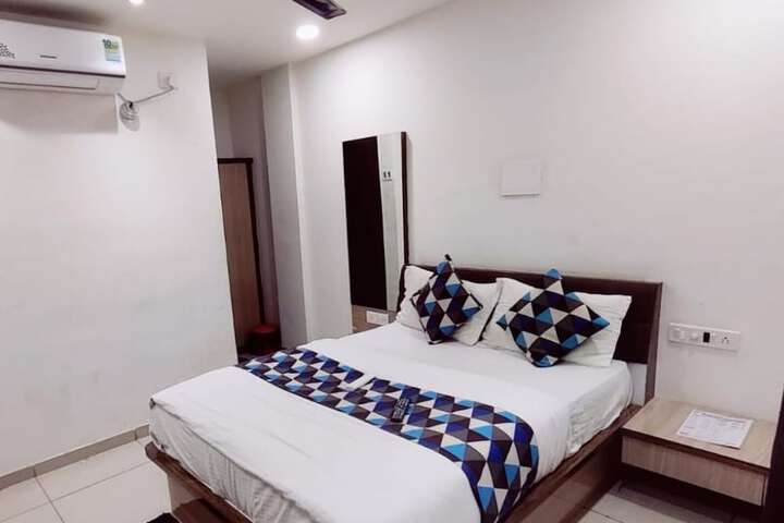 Room 28 of 40