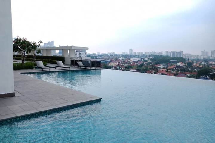 Pool 94 of 96