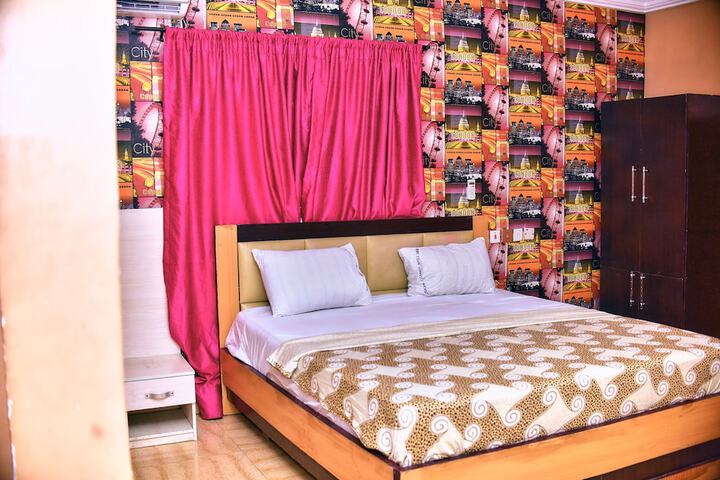 Room 13 of 34