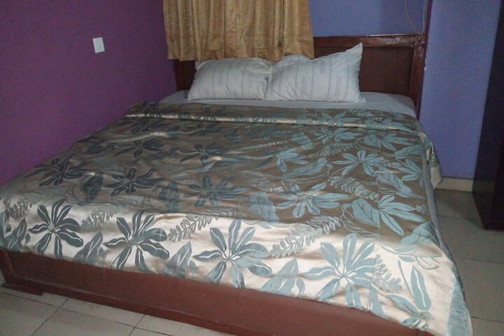 Room 7 of 14