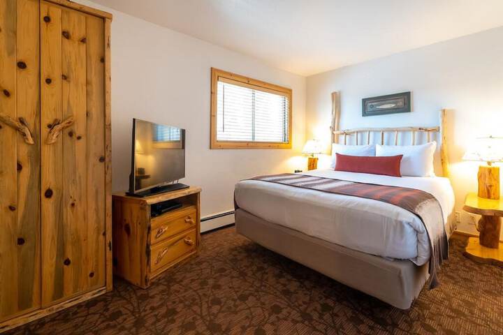 Room 8 of 47