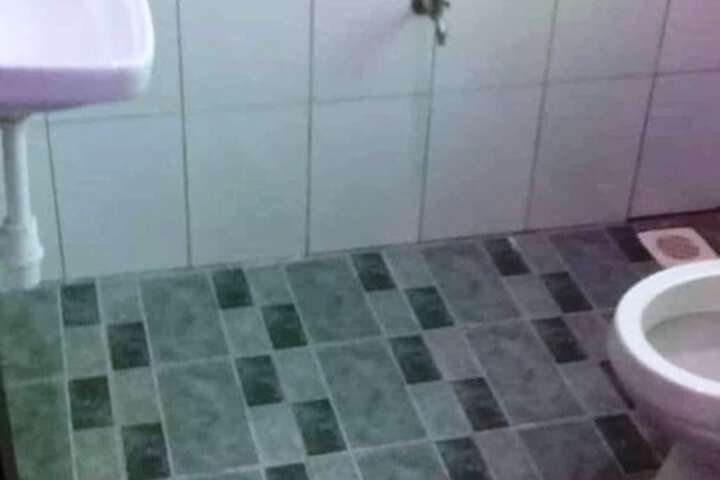Room 8 of 13