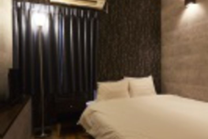 Room 221 of 288