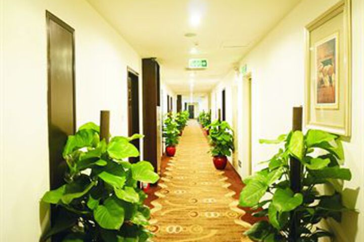 Ballroom/Hall 14 of 20