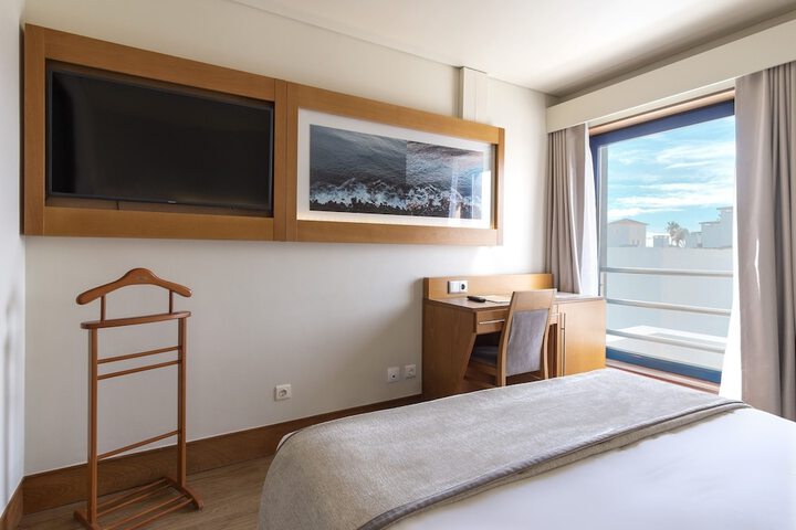 Room 40 of 169