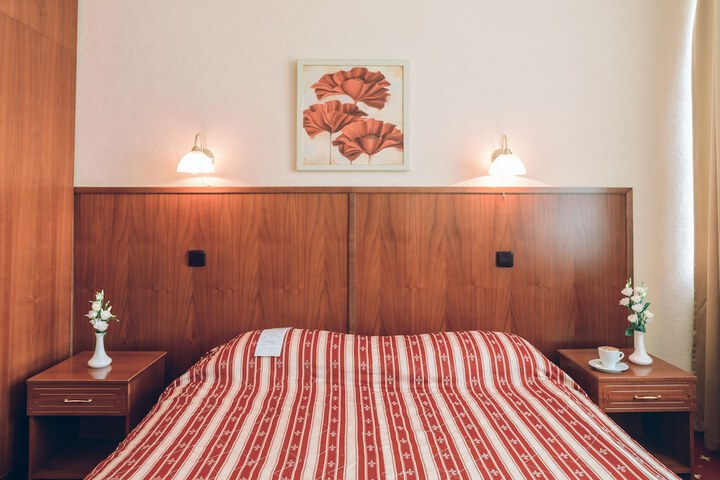 Room 15 of 96