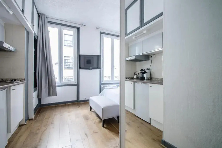 Room 8 of 15