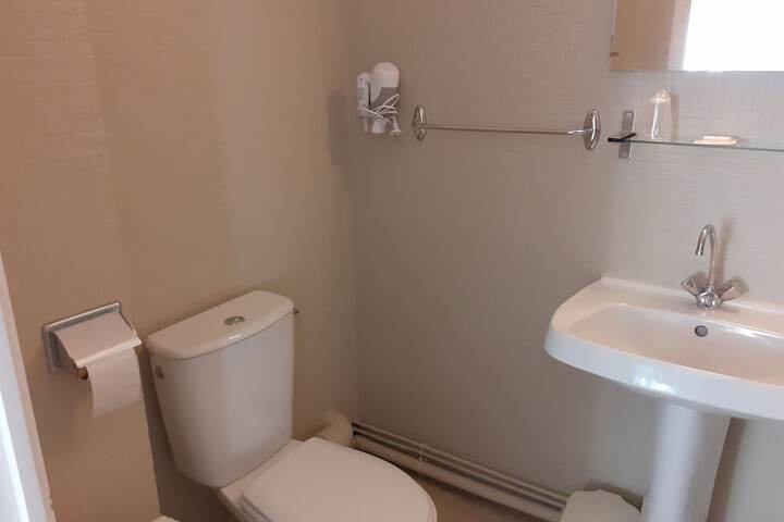 Room 26 of 50