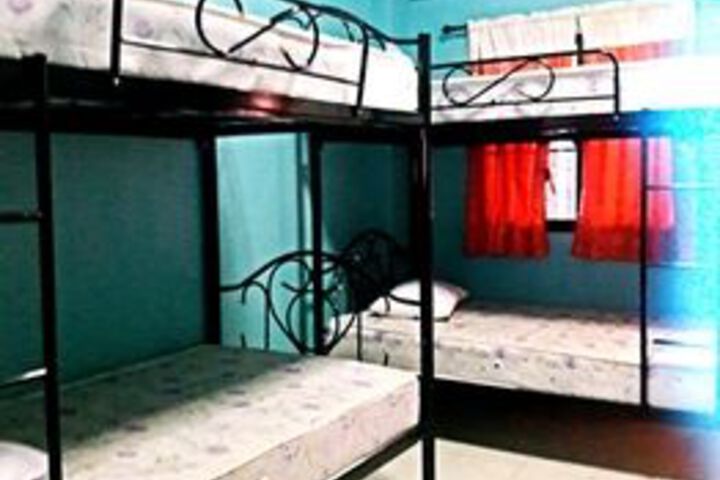 Room 72 of 106