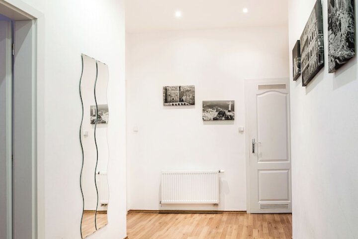 Room 49 of 236