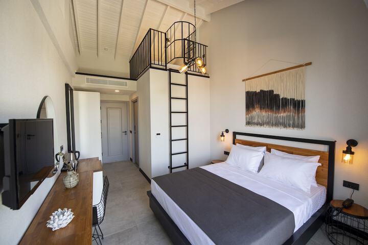 Room 8 of 201
