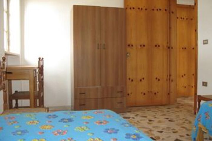 Room 8 of 22