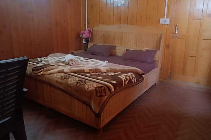 Room 2 of 7
