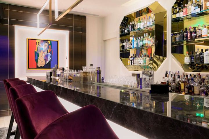 Lounge 108 of 165